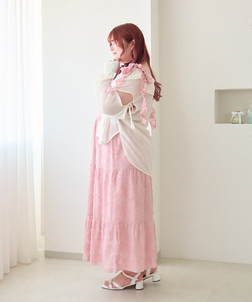 Louiosy（ルオシー）の「【大きいサイズ】フラワージャガードフリルリボンティアードキャミワンピ（ワンピース・レディース・ピンク/オフホワイト・4L/3L）」の17枚目の写真