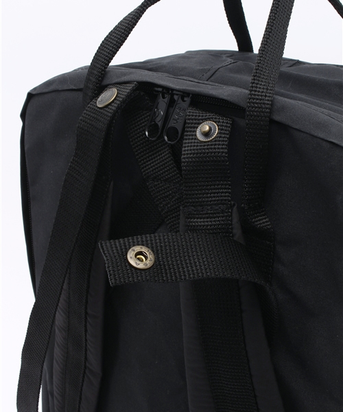 FJALL RAVEN （フェールラーベン）の「FJALLRAVEN: KANKEN(カンケンバッグ) LAPTOP(ラップトップ) 15（バックパック/リュック・メンズ・ブラック/カーキ・ONE SIZE）」の6枚目の写真