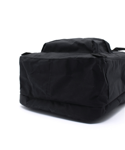 FJALL RAVEN （フェールラーベン）の「FJALLRAVEN: KANKEN(カンケンバッグ) LAPTOP(ラップトップ) 15（バックパック/リュック・メンズ・ブラック/カーキ・ONE SIZE）」の9枚目の写真
