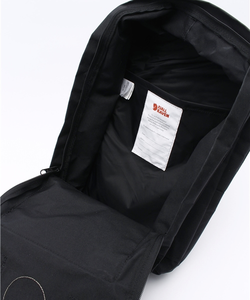 FJALL RAVEN （フェールラーベン）の「FJALLRAVEN: KANKEN(カンケンバッグ) LAPTOP(ラップトップ) 15（バックパック/リュック・メンズ・ブラック/カーキ・ONE SIZE）」の11枚目の写真