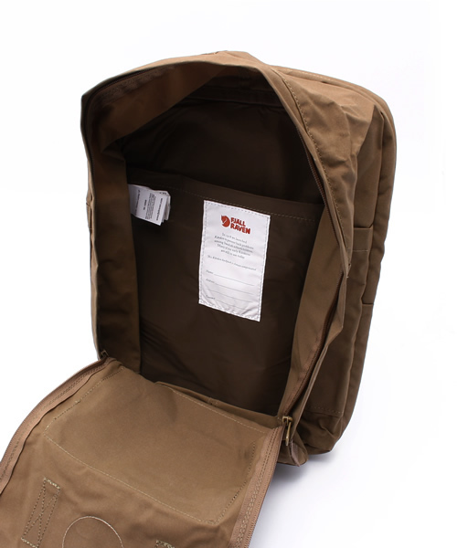FJALL RAVEN （フェールラーベン）の「FJALLRAVEN: KANKEN(カンケンバッグ) LAPTOP(ラップトップ) 15（バックパック/リュック・メンズ・ブラック/カーキ・ONE SIZE）」の15枚目の写真