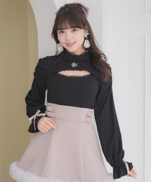 ロゴ刺繍デコルテ開きリブトップス