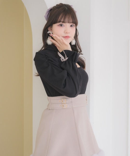 ROJITA（ロジータ）の「ロゴ刺繍デコルテ開きリブトップス（Tシャツ/カットソー・レディース・ブラック/ホワイト・FREE）」の6枚目の写真