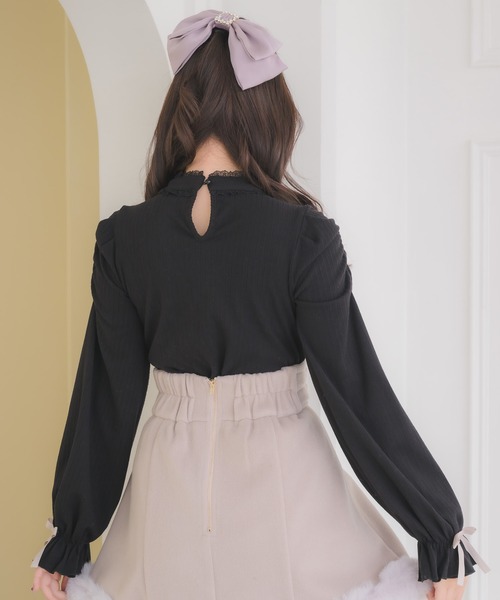 ROJITA（ロジータ）の「ロゴ刺繍デコルテ開きリブトップス（Tシャツ/カットソー・レディース・ブラック/ホワイト・FREE）」の18枚目の写真