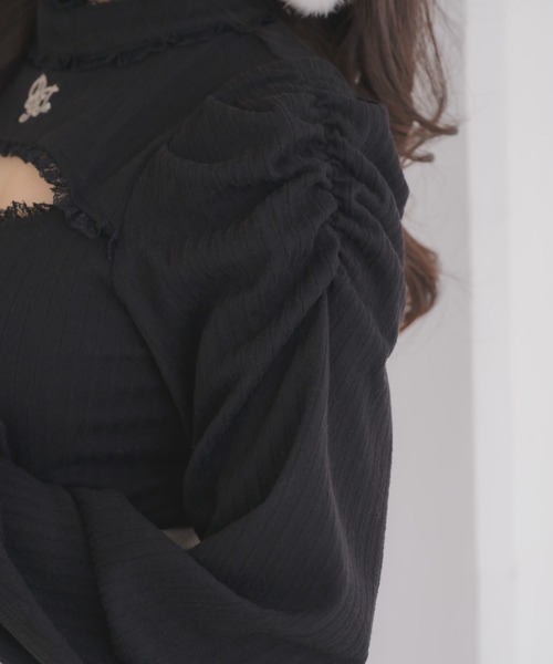 ROJITA（ロジータ）の「ロゴ刺繍デコルテ開きリブトップス（Tシャツ/カットソー・レディース・ブラック/ホワイト・FREE）」の20枚目の写真