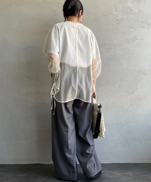 nenom（ネノム）の「[nenom/ネノム] バルーンスリーブシアーブラウス（シャツ/ブラウス・レディース・ブラック/アイボリー/ホワイト×ブラック・F）」の10枚目の写真