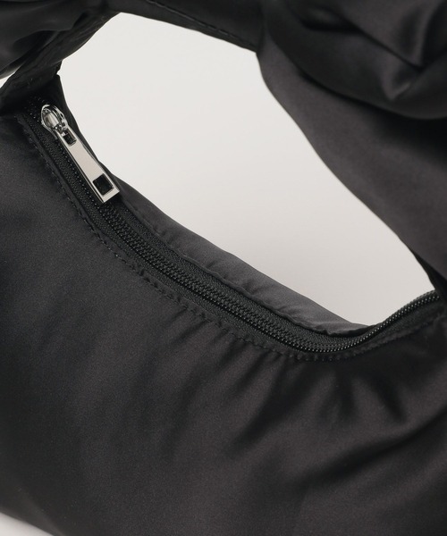 FOREVER 21(フォーエバー トゥエンティーワン)の「【2025SS】パファーリボンハンドルバッグ(ハンドバッグ・レディース・レオパード/イエロー/ブラック・FREE)」の12枚目の写真