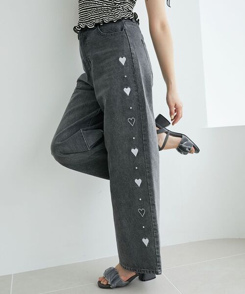 MAJESTIC LEGON（マジェスティックレゴン）の「リボンビジューデニムパンツ（デニムパンツ・レディース・グレー系その他/ブルー系その他3/グレー/サックスブルー/ピンク/ネイビー・SMALL/LARGE/MEDIUM）」の19枚目の写真