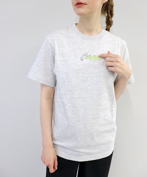 haupia（ハウピア）の「シロペキはリンゴ３個分【Tシャツ】（Tシャツ/カットソー・レディース・オフホワイト/グレー/サックスブルー/ブラック・MEDIUM）」の4枚目の写真