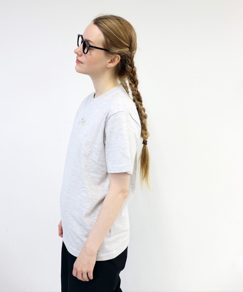 haupia（ハウピア）の「シロペキはリンゴ３個分【Tシャツ】（Tシャツ/カットソー・レディース・オフホワイト/グレー/サックスブルー/ブラック・MEDIUM）」の8枚目の写真