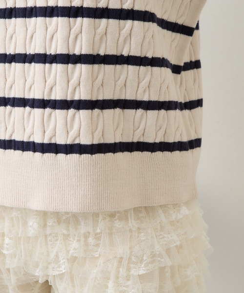 RAY CASSIN(レイカズン)の「【襟取り外し可】襟付ルーズケーブルVネックニット(ニット/セーター・レディース・アイボリー/ブルー系その他2/ベージュ/ネイビー・FREE)」の9枚目の写真