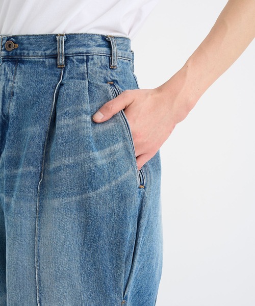 KHOKI（コッキ）の「【KHOKI / コッキ】Pleat-design denim pants（デニムパンツ・メンズ・ブラック/インディゴブルー・3/2）」の11枚目の写真