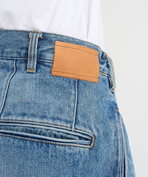 KHOKI（コッキ）の「【KHOKI / コッキ】Pleat-design denim pants（デニムパンツ・メンズ・ブラック/インディゴブルー・3/2）」の14枚目の写真