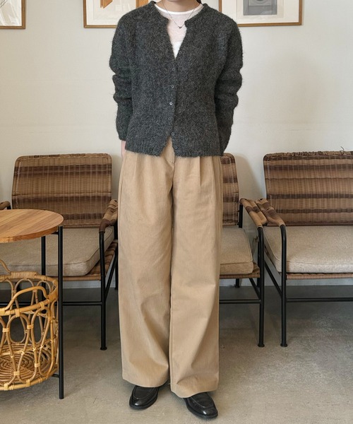 LE MORE（リモア）の「ヘンリーVネックカーディガン（カーディガン/ボレロ・レディース・ベージュ/アイボリー/チャコール・FREE）」の22枚目の写真