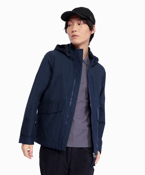 AIGLE（エーグル）の「GORE-TEX ゴアテックス 防水 防風 透湿 3レイヤーフーデッドジャケット / フード取り外し可（マウンテンパーカー・メンズ・レッド/ダークブルー・L/M/XL/S）」の2枚目の写真