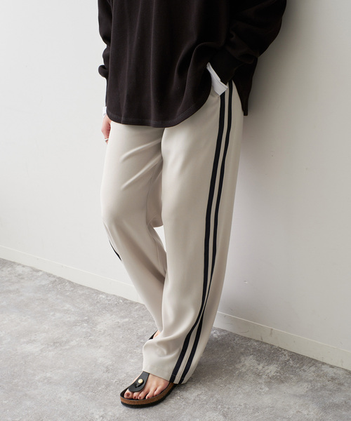 Spick & Span(スピックアンドスパン)の「サテンライントラックパンツ(その他パンツ・レディース・その他6/その他9・36/38)」の9枚目の写真