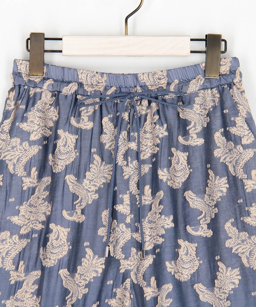 Grand PARK(グランドパーク)の「ペイズリー柄 ジャガードイージーパンツ(その他パンツ・レディース・ホワイト/グリーン/ブルー・FREE)」の9枚目の写真