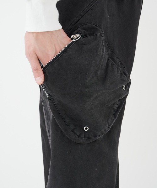 NVRFRGT(ネヴァーフォーゲット)の「3D Twisted Cargo Pants(カーゴパンツ・メンズ・ブラック/ベージュ系・1/2)」の7枚目の写真