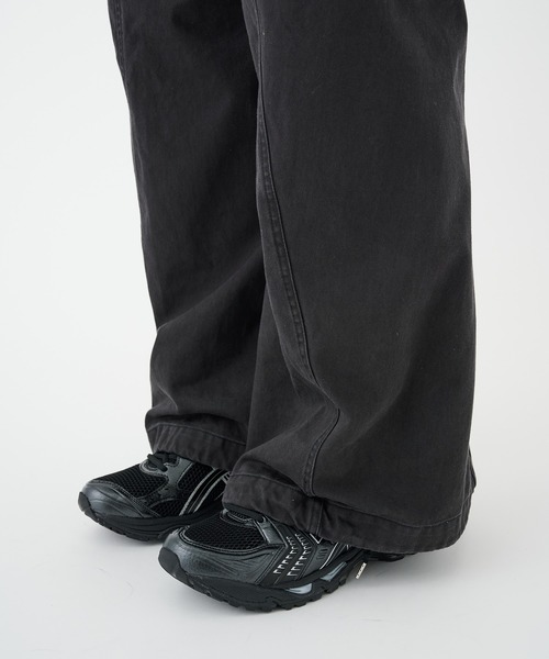 NVRFRGT(ネヴァーフォーゲット)の「3D Twisted Cargo Pants(カーゴパンツ・メンズ・ブラック/ベージュ系・1/2)」の9枚目の写真