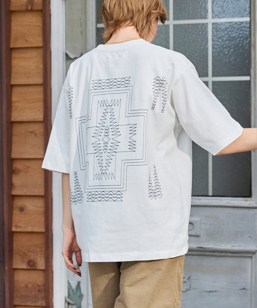 PENDLETON(ペンドルトン)の「PENDLETON/ペンドルトン ショートスリーブ バックエンブロイダリー Tシャツ(Tシャツ/カットソー・メンズ・オフホワイト/ブラック・MEDIUM/LARGE)」の10枚目の写真