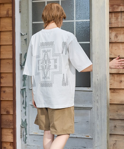 PENDLETON(ペンドルトン)の「PENDLETON/ペンドルトン ショートスリーブ バックエンブロイダリー Tシャツ(Tシャツ/カットソー・メンズ・オフホワイト/ブラック・MEDIUM/LARGE)」の11枚目の写真
