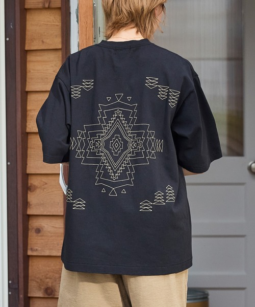 PENDLETON(ペンドルトン)の「PENDLETON/ペンドルトン ショートスリーブ バックエンブロイダリー Tシャツ(Tシャツ/カットソー・メンズ・オフホワイト/ブラック・MEDIUM/LARGE)」の19枚目の写真