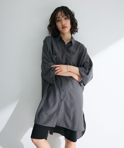 Green　Parks（グリーンパークス）の「7分袖ミディ丈シャツワンピース（シャツワンピース・レディース・ライトカーキ/ラベンダー/オフホワイト/チャコールグレー・FREE）」の9枚目の写真