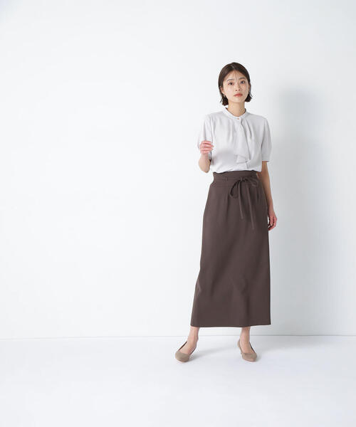 NATURAL BEAUTY BASIC（ナチュラルビューティーベーシック）の「◇ラッフルタイブラウス（シャツ/ブラウス・レディース・ダークブルー/グレイッシュベージュ/オフホワイト・SMALL/MEDIUM）」の9枚目の写真