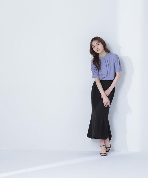 NATURAL BEAUTY BASIC（ナチュラルビューティーベーシック）の「◇ラッフルタイブラウス（シャツ/ブラウス・レディース・ダークブルー/グレイッシュベージュ/オフホワイト・SMALL/MEDIUM）」の17枚目の写真