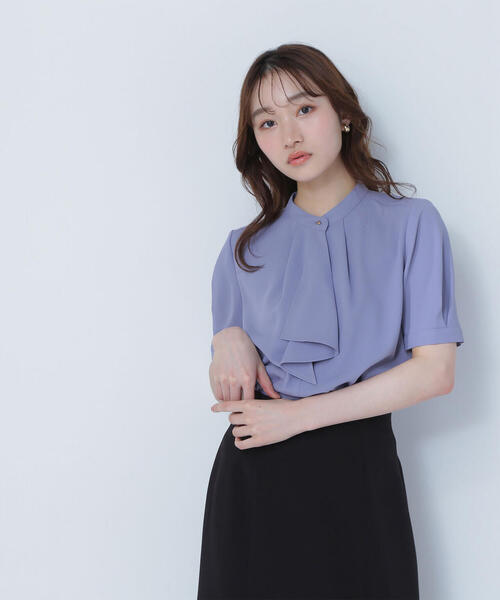 NATURAL BEAUTY BASIC（ナチュラルビューティーベーシック）の「◇ラッフルタイブラウス（シャツ/ブラウス・レディース・ダークブルー/グレイッシュベージュ/オフホワイト・SMALL/MEDIUM）」の18枚目の写真