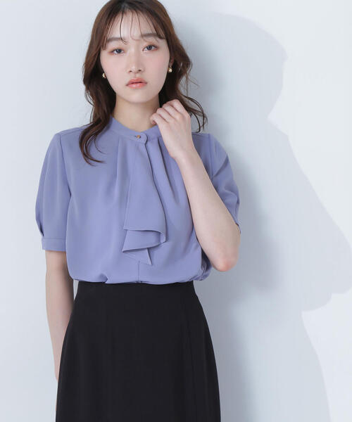 NATURAL BEAUTY BASIC（ナチュラルビューティーベーシック）の「◇ラッフルタイブラウス（シャツ/ブラウス・レディース・ダークブルー/グレイッシュベージュ/オフホワイト・SMALL/MEDIUM）」の21枚目の写真