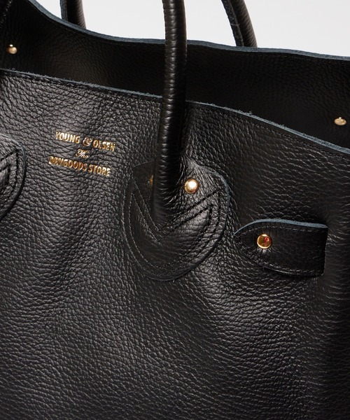 YOUNG&OLSEN The DRYGOODS STORE(ヤングアンドオルセン)の「YOUNG & OLSEN/ヤングアンドオルセン EMBOSSED LEATHER BELTED TOTE M レザートートバッグ(トートバッグ・レディース・ブラック/ブラウン/ベージュ・FREE)」の8枚目の写真