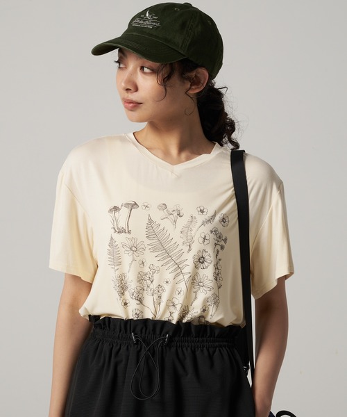 Eddie Bauer(エディーバウアー)の「Vネック チュニック Tシャツ(チュニック・レディース・ブラック/グレー/アイボリー・S/M/L/XL)」の1枚目の写真