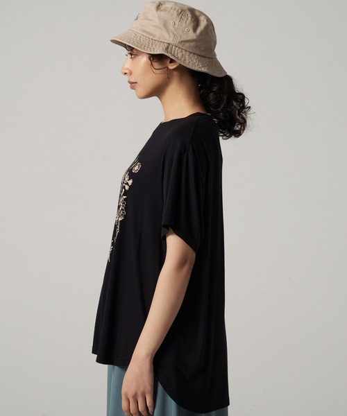 Eddie Bauer(エディーバウアー)の「Vネック チュニック Tシャツ(チュニック・レディース・ブラック/グレー/アイボリー・S/M/L/XL)」の11枚目の写真
