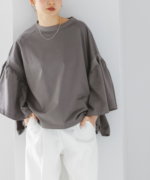 COGTHEBIGSMOKE（コグザビッグスモーク）の「《追加》COG THE BIGSMOKE/コグザビッグスモーク LAURA GATHERED SLV TOP（Tシャツ/カットソー・レディース・ホワイト/チャコールグレー/ブラック・FREE）」の4枚目の写真