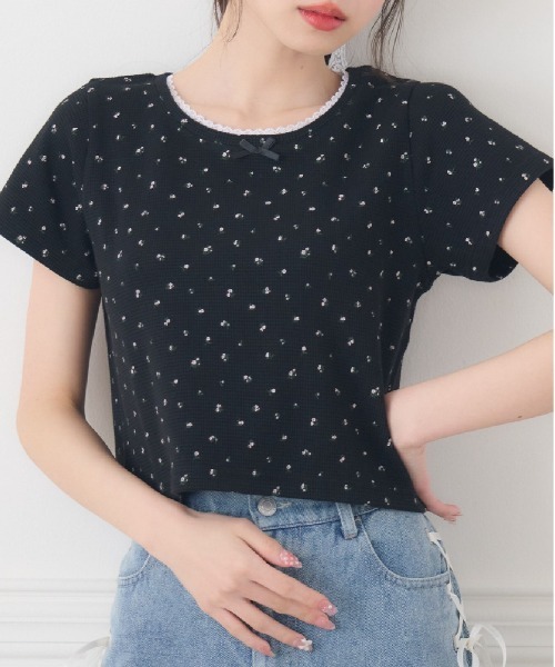ems excite(エムズエキサイト)の「小花柄ワッフルTEE(Tシャツ/カットソー・レディース・イエロー系その他/ホワイト系その他/ブラック系その他・FREE)」の2枚目の写真