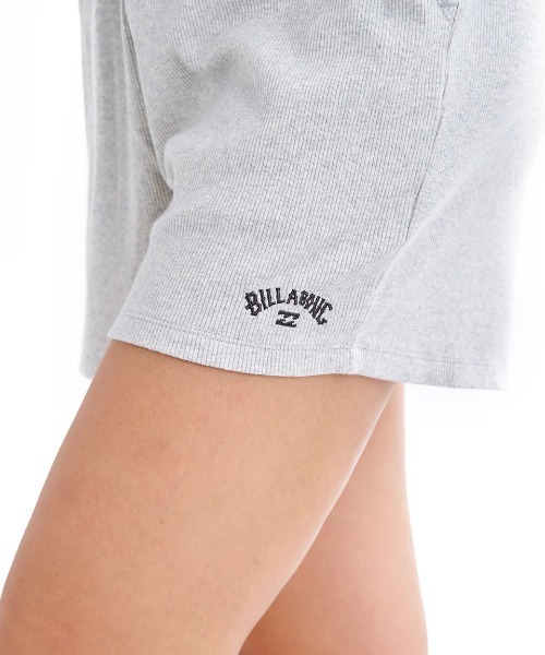 BILLABONG(ビラボン)の「BILLABONG レディース ARCH EMB RIB SHORTS ショートパンツ 【2025年夏モデル】/ビラボンウエストゴムストレッチリブイージーパンツ(その他パンツ・レディース・グレー/マルチ・MEDIUM)」の4枚目の写真