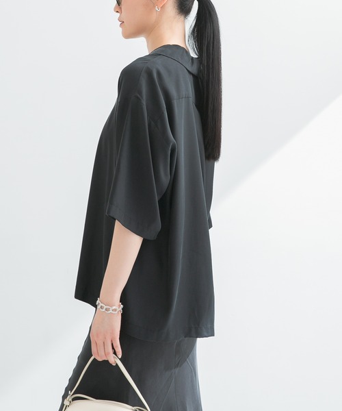 URBAN RESEARCH（アーバンリサーチ）の「『接触冷感』キュプラオープンカラーシャツ（シャツ/ブラウス・レディース・ベージュ系その他/ブラック・FREE）」の5枚目の写真