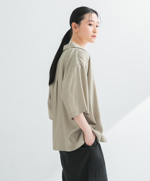 URBAN RESEARCH（アーバンリサーチ）の「『接触冷感』キュプラオープンカラーシャツ（シャツ/ブラウス・レディース・ベージュ系その他/ブラック・FREE）」の19枚目の写真