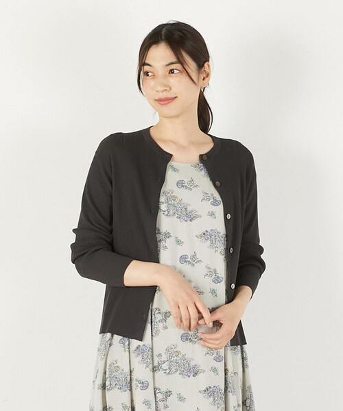 MELROSE claire(メルローズ クレール)の「【シアーリブ編みクルーネックコンパクトカーディガン】(カーディガン/ボレロ・レディース・イエロー/ホワイト/チャコールグレー・FREE)」の2枚目の写真