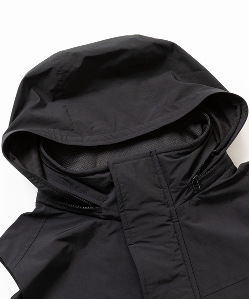 meanswhile(ミーンズワイル)の「Side Slit Paper Touch Luggage Vest(ベスト・メンズ・ブラック・2(M)/3(L))」の5枚目の写真
