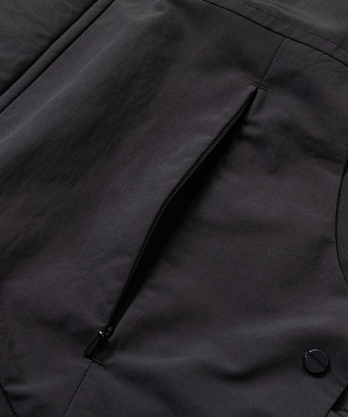 meanswhile(ミーンズワイル)の「Side Slit Paper Touch Luggage Vest(ベスト・メンズ・ブラック・2(M)/3(L))」の6枚目の写真