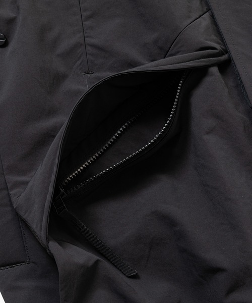 meanswhile(ミーンズワイル)の「Side Slit Paper Touch Luggage Vest(ベスト・メンズ・ブラック・2(M)/3(L))」の8枚目の写真