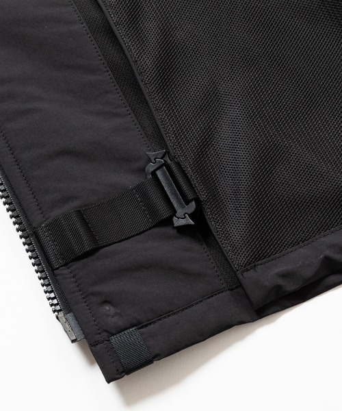 meanswhile(ミーンズワイル)の「Side Slit Paper Touch Luggage Vest(ベスト・メンズ・ブラック・2(M)/3(L))」の13枚目の写真