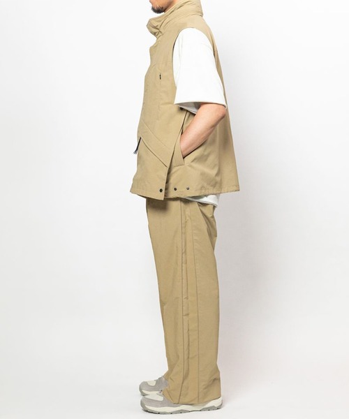 meanswhile(ミーンズワイル)の「Side Slit Paper Touch Luggage Vest(ベスト・メンズ・ブラック・2(M)/3(L))」の15枚目の写真