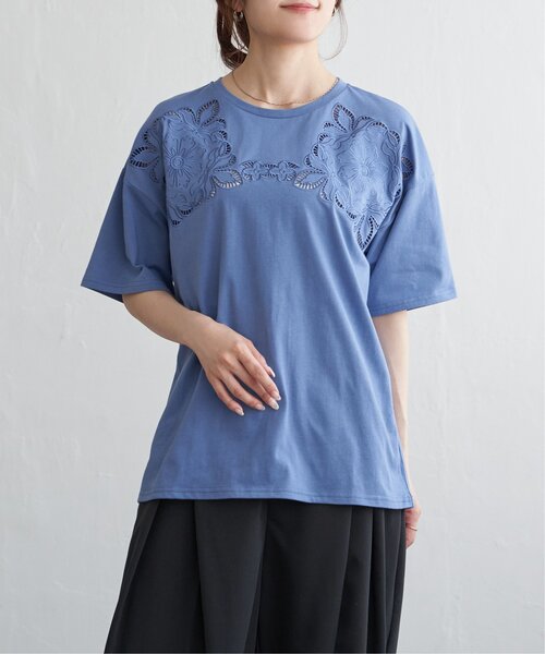 notch.(ノッチ)の「花柄カットワーク刺繍Tシャツ(Tシャツ/カットソー・レディース・ブラック/オフホワイト/ブルー・M)」の5枚目の写真