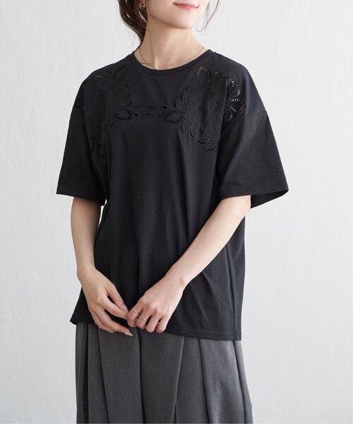 notch.(ノッチ)の「花柄カットワーク刺繍Tシャツ(Tシャツ/カットソー・レディース・ブラック/オフホワイト/ブルー・M)」の9枚目の写真