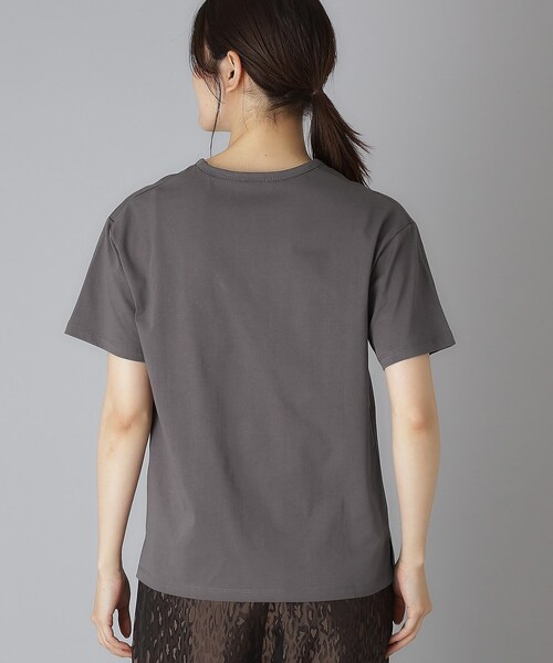 DRESSTERIOR（ドレステリア）の「20／1シルケット風天竺Tシャツ（Tシャツ/カットソー・レディース・ブラック/ダークブラウン/チャコールグレー/オフホワイト・38/36/34）」の13枚目の写真