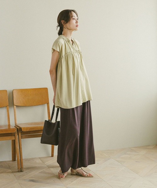 GLOBAL WORK（グローバルワーク）の「さらさらリラックスネックフリル/571309（シャツ/ブラウス・レディース・レッド/ネイビー/イエロー系その他4/グレイッシュベージュ/ストライプ/ダークブラウン・MEDIUM/LARGE）」の18枚目の写真