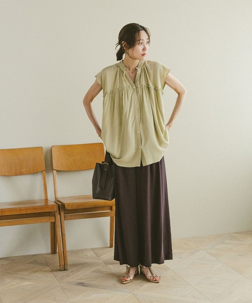 GLOBAL WORK（グローバルワーク）の「さらさらリラックスネックフリル/571309（シャツ/ブラウス・レディース・レッド/ネイビー/イエロー系その他4/グレイッシュベージュ/ストライプ/ダークブラウン・MEDIUM/LARGE）」の16枚目の写真